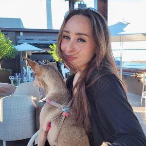 Meet your Posher, Mia